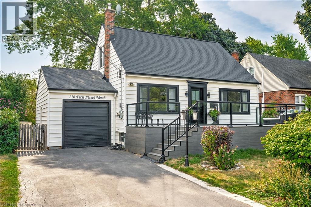 Photo 3 of 116 1st Street N, Stoney Creek ON
