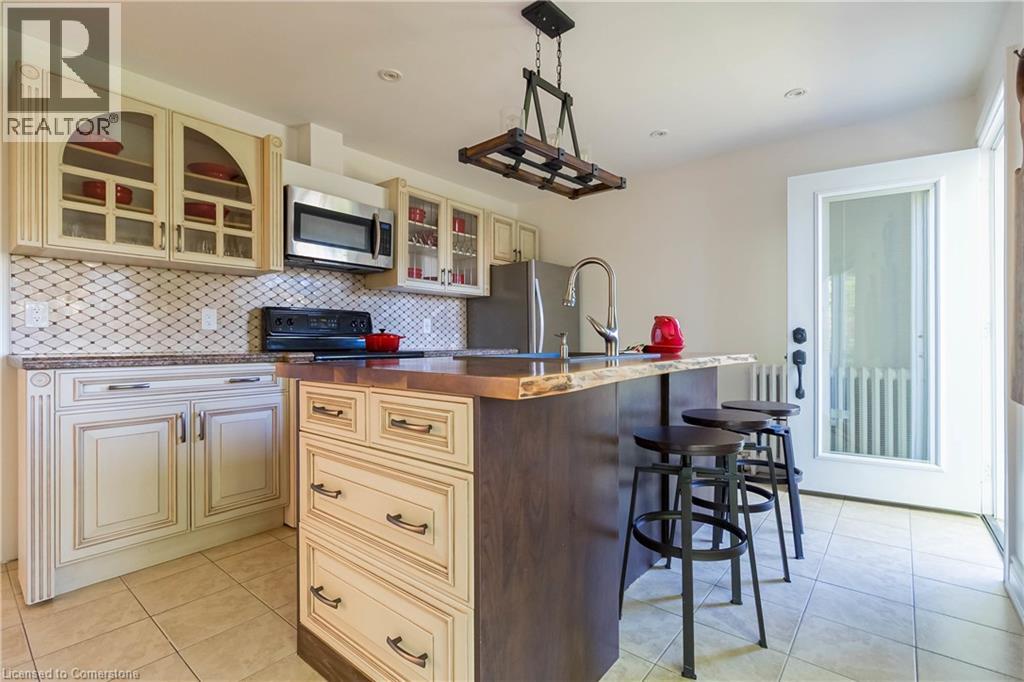 Photo 11 of 116 1st Street N, Stoney Creek ON