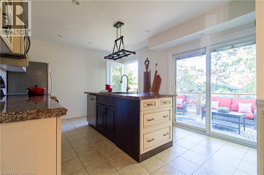 Photo 15 of 116 1st Street N, Stoney Creek ON