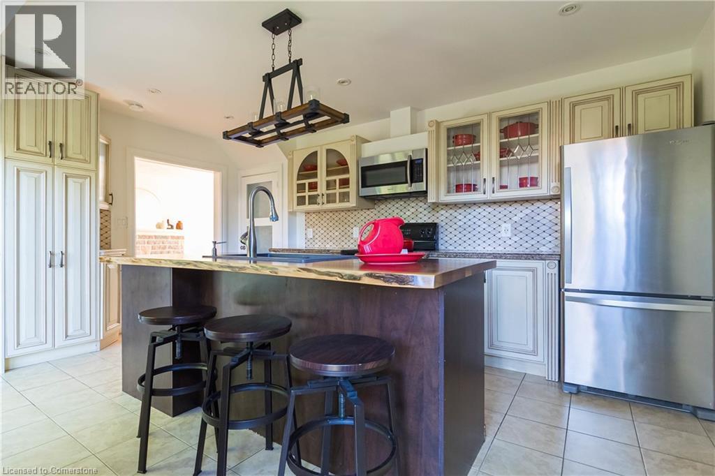 Photo 12 of 116 1st Street N, Stoney Creek ON