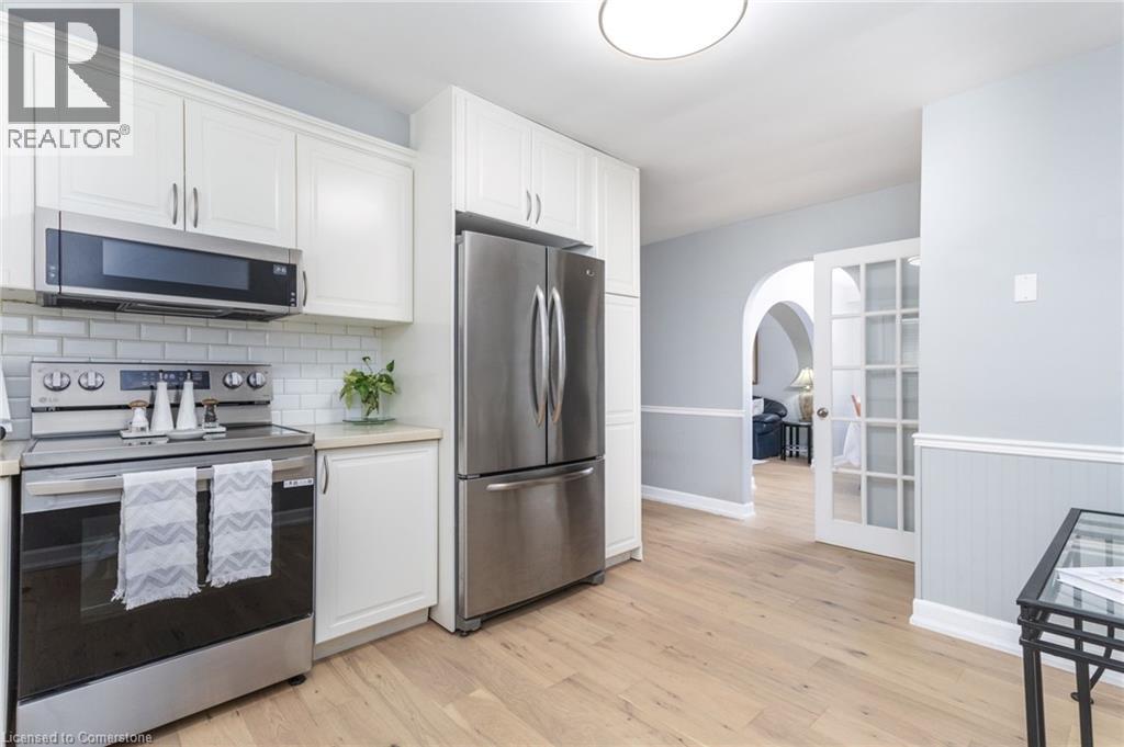 Photo 13 of 63 Lionsgate Avenue, Hamilton ON
