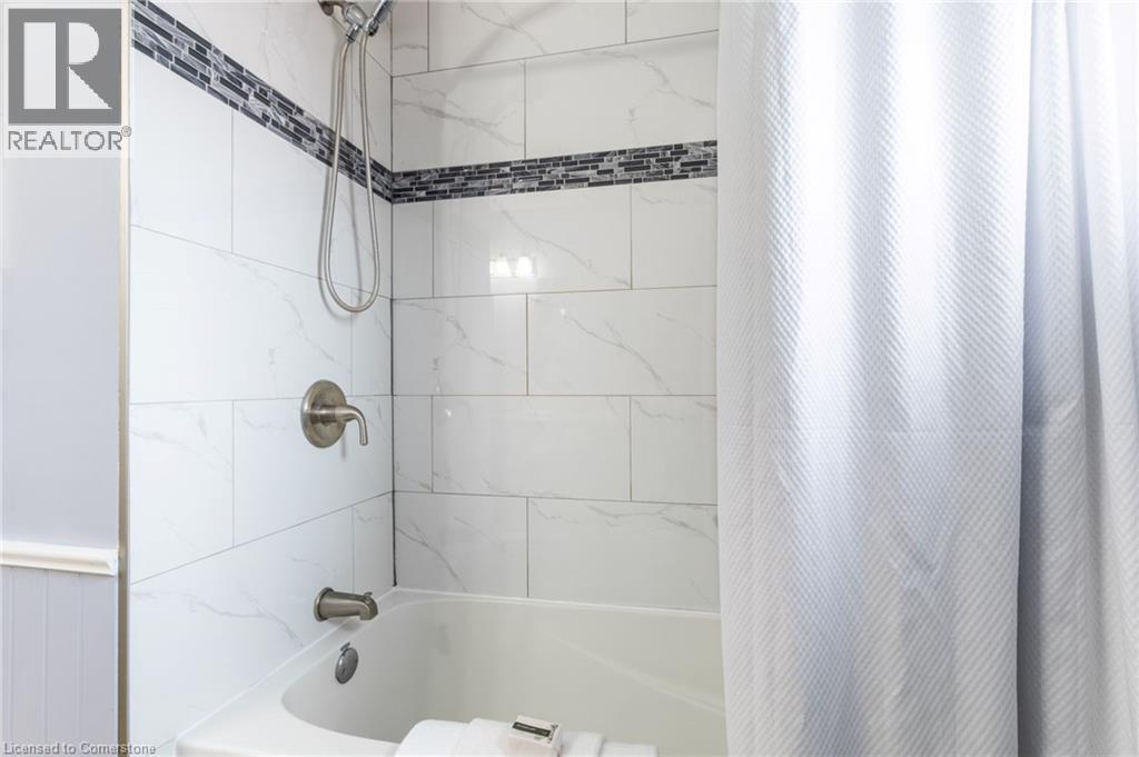 Photo 19 of 63 Lionsgate Avenue, Hamilton ON
