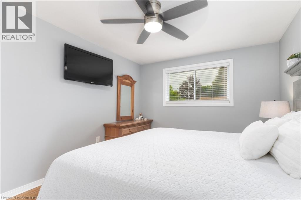 Photo 15 of 63 Lionsgate Avenue, Hamilton ON