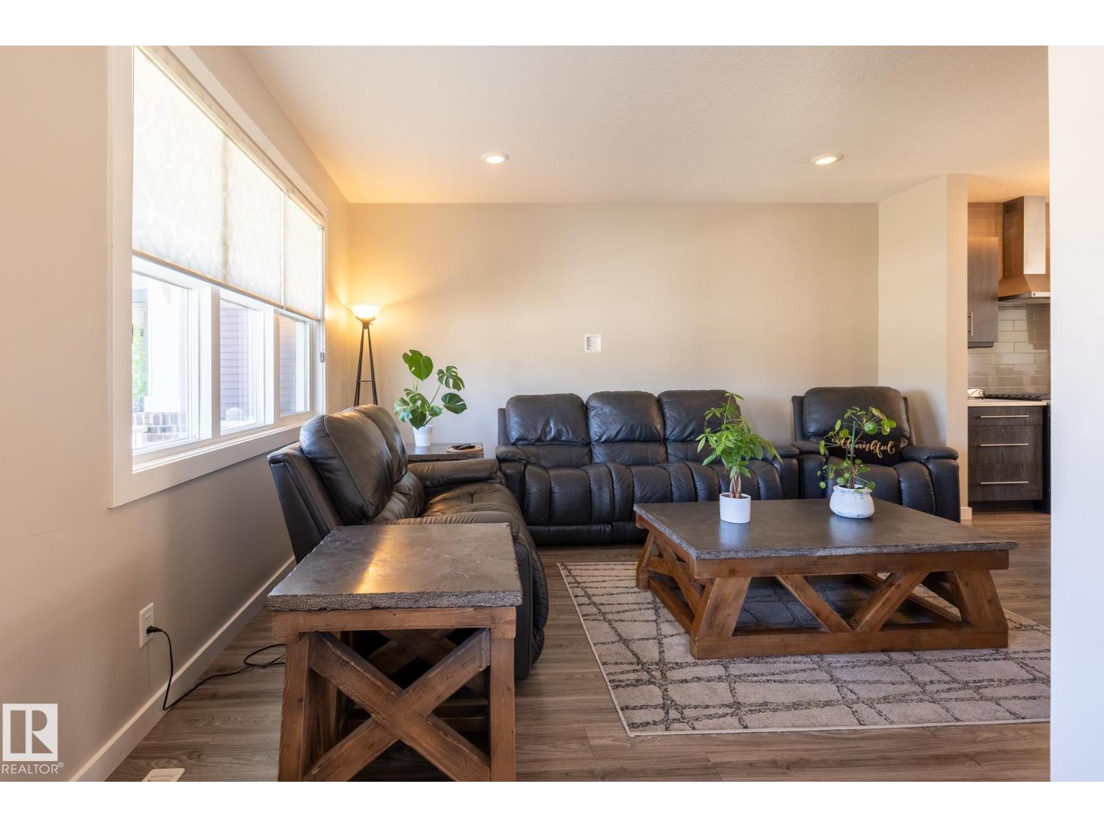 Photo 10 of 7403 Colonel Mewburn Rd Nw, Edmonton AB