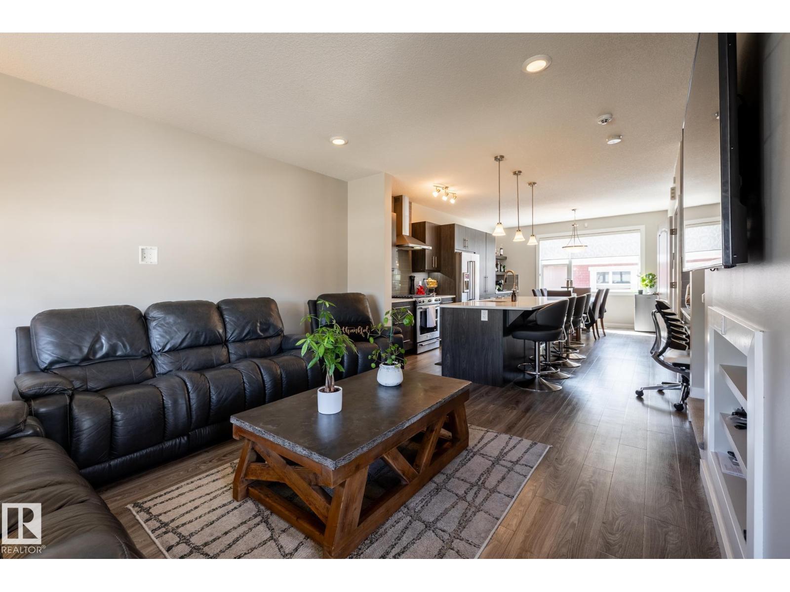 Photo 14 of 7403 Colonel Mewburn Rd Nw, Edmonton AB