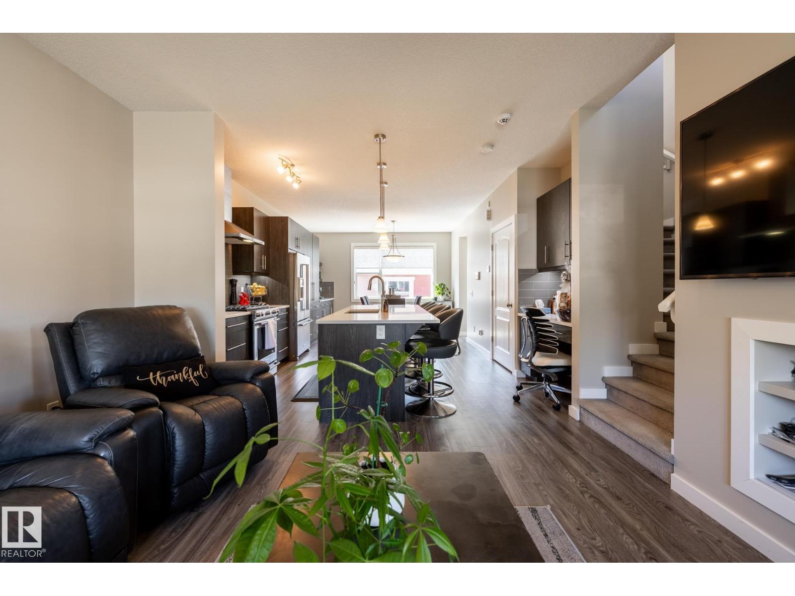 Photo 15 of 7403 Colonel Mewburn Rd Nw, Edmonton AB