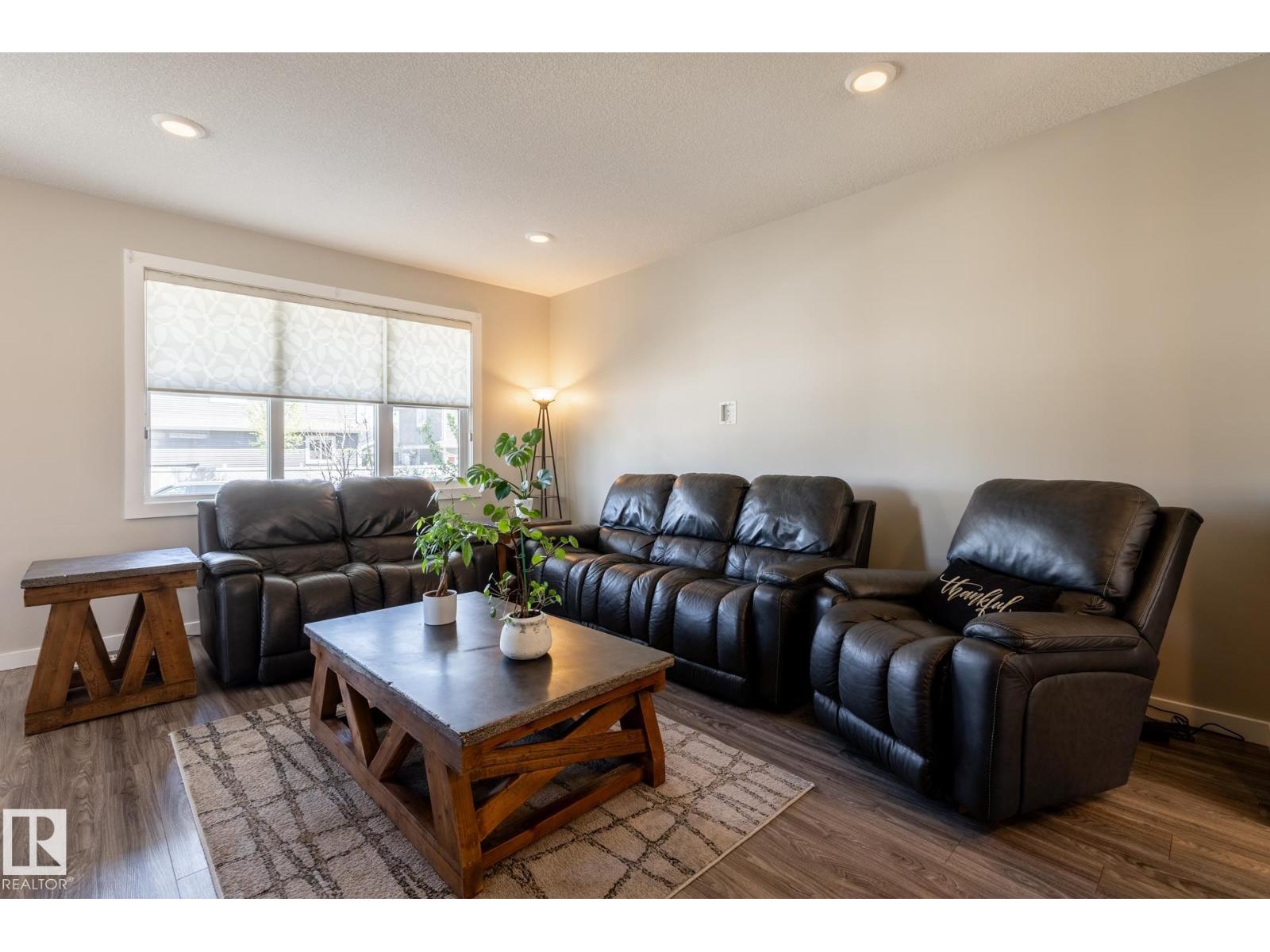 Photo 16 of 7403 Colonel Mewburn Rd Nw, Edmonton AB