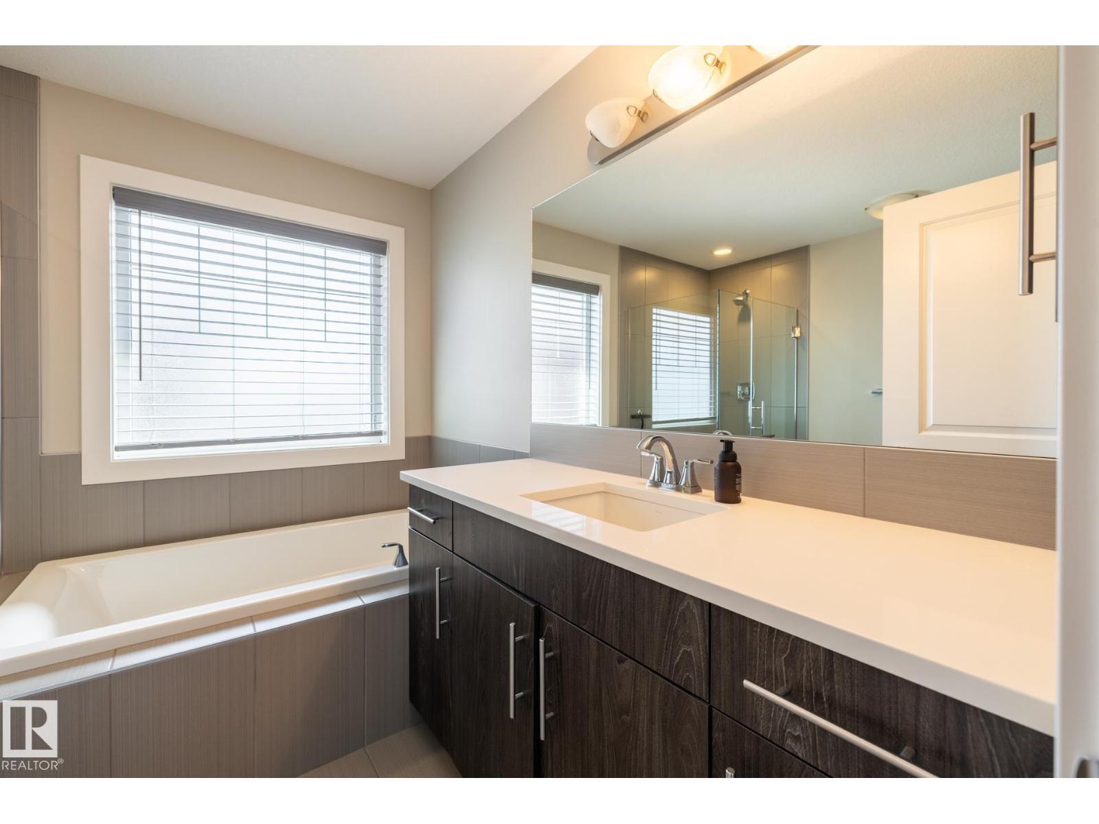 Photo 24 of 7403 Colonel Mewburn Rd Nw, Edmonton AB