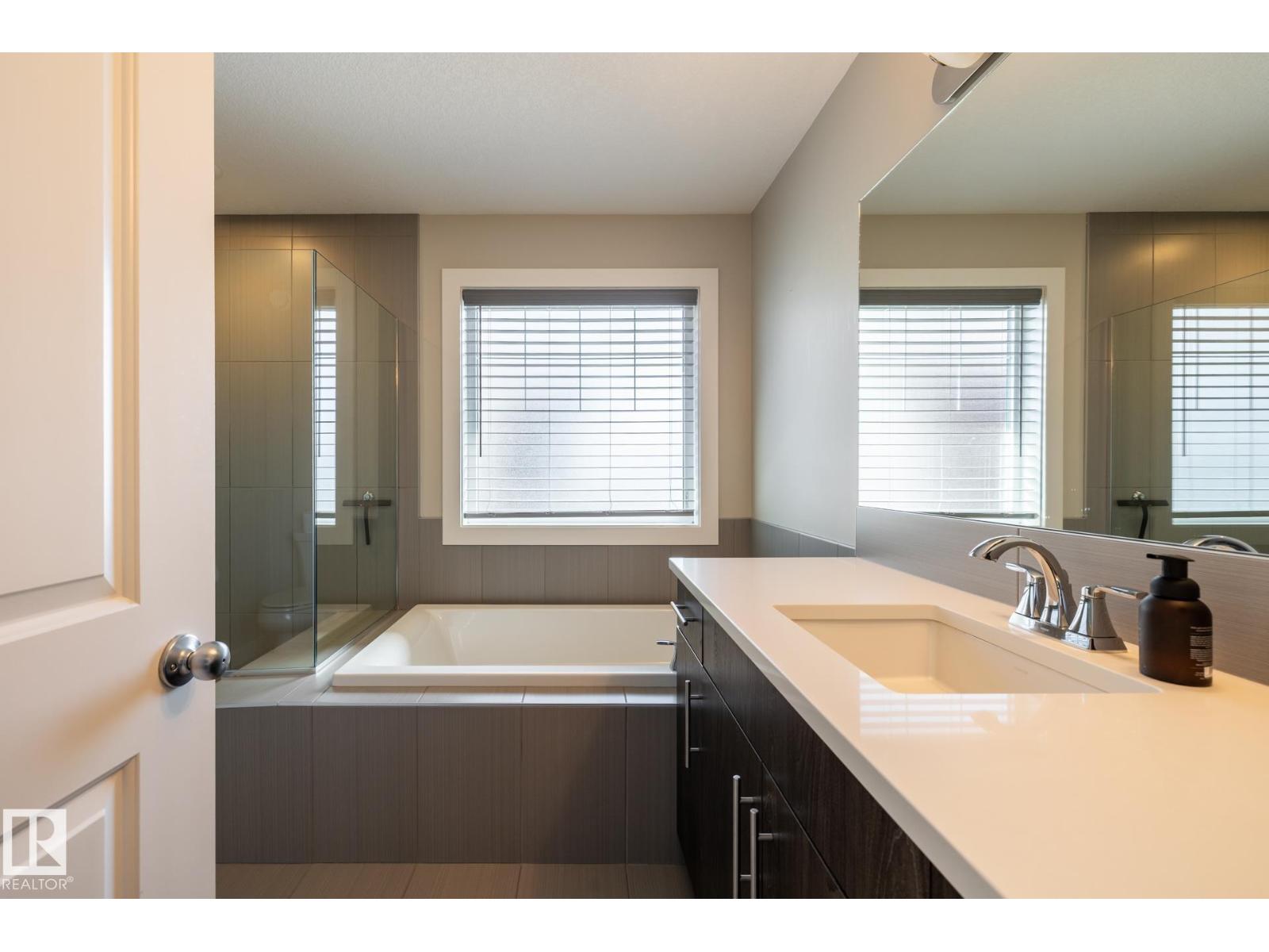Photo 25 of 7403 Colonel Mewburn Rd Nw, Edmonton AB