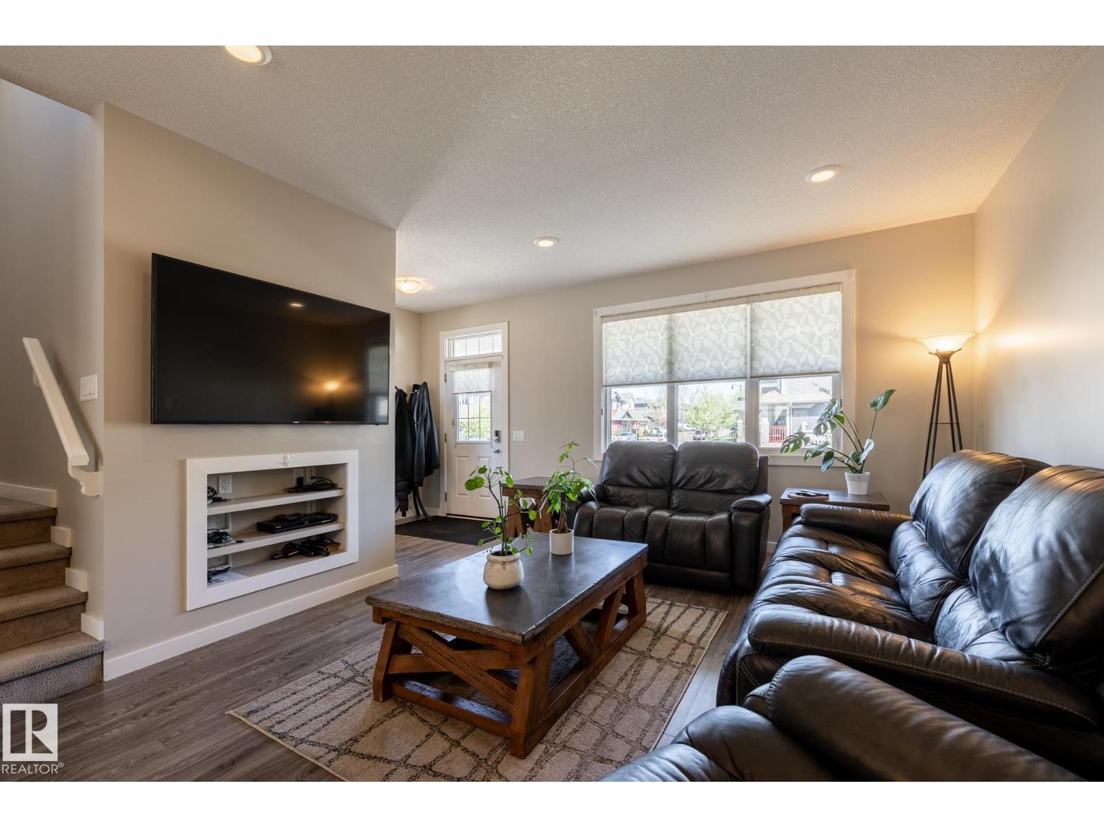 Photo 9 of 7403 Colonel Mewburn Rd Nw, Edmonton AB