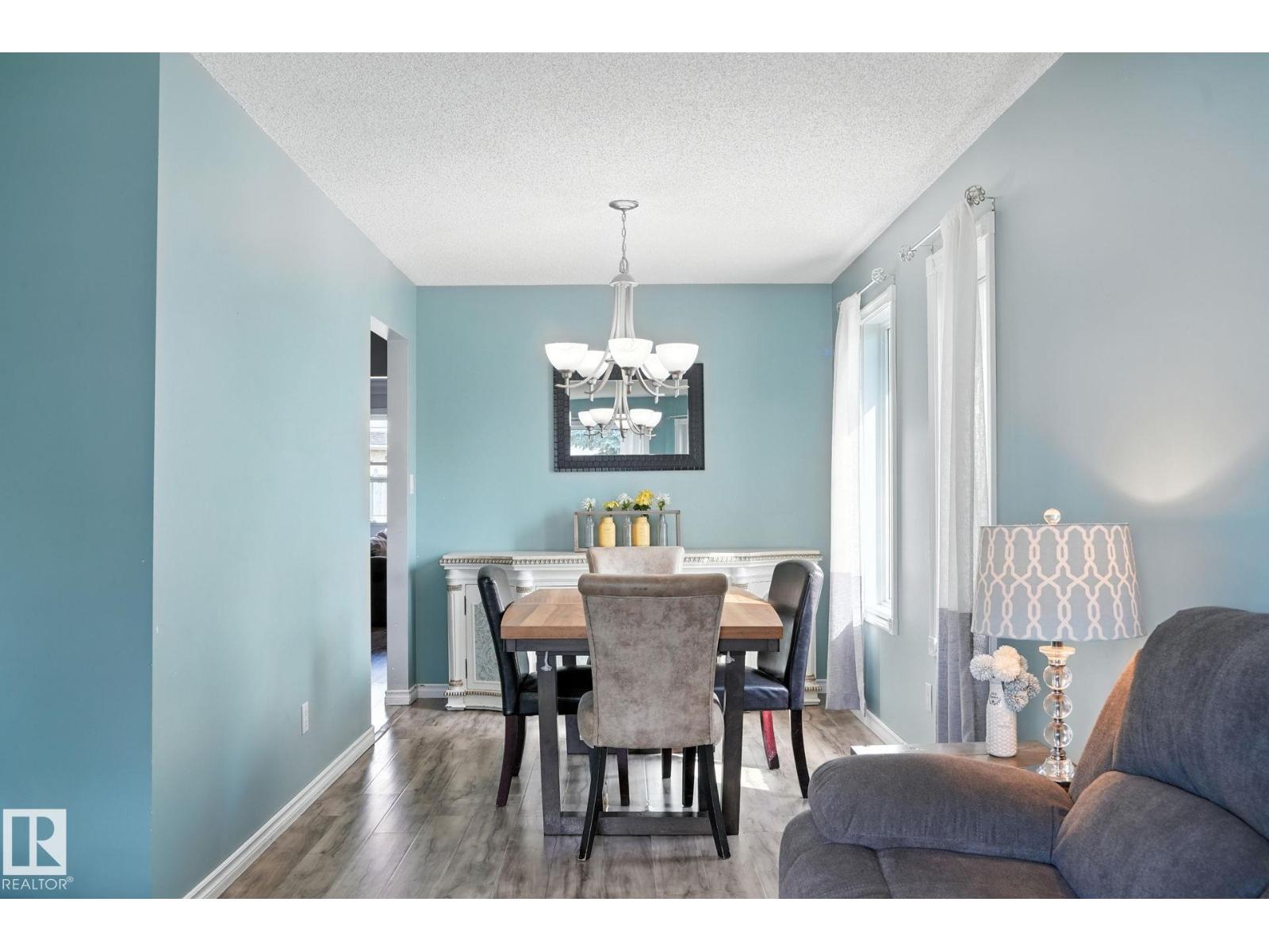 Photo 2 of 1031 James Cr Nw, Edmonton AB