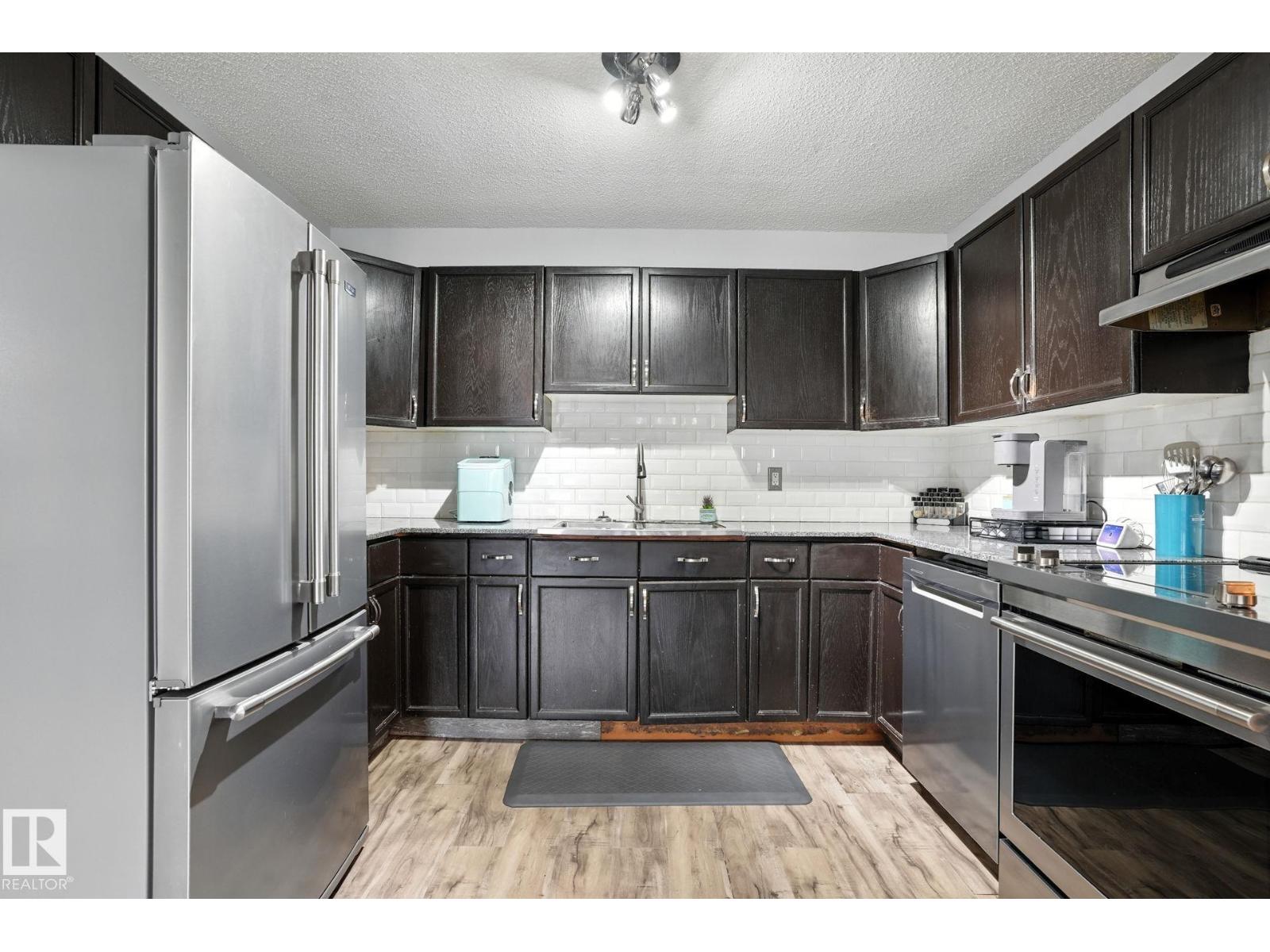 Photo 22 of 1031 James Cr Nw, Edmonton AB