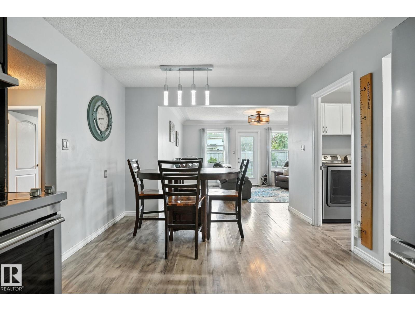 Photo 3 of 1031 James Cr Nw, Edmonton AB