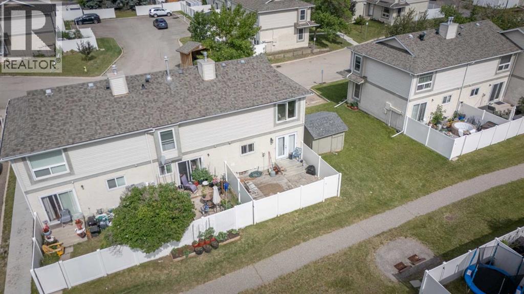 Photo 9 of 105 Deer Ridge Lane Se, Calgary AB