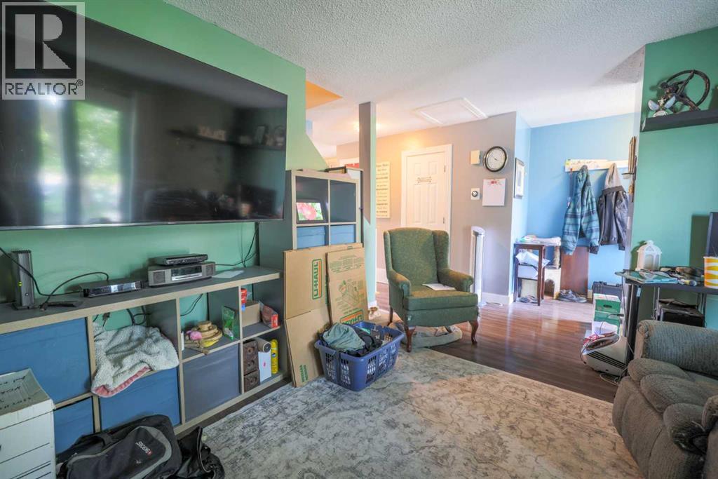 Photo 25 of 105 Deer Ridge Lane Se, Calgary AB