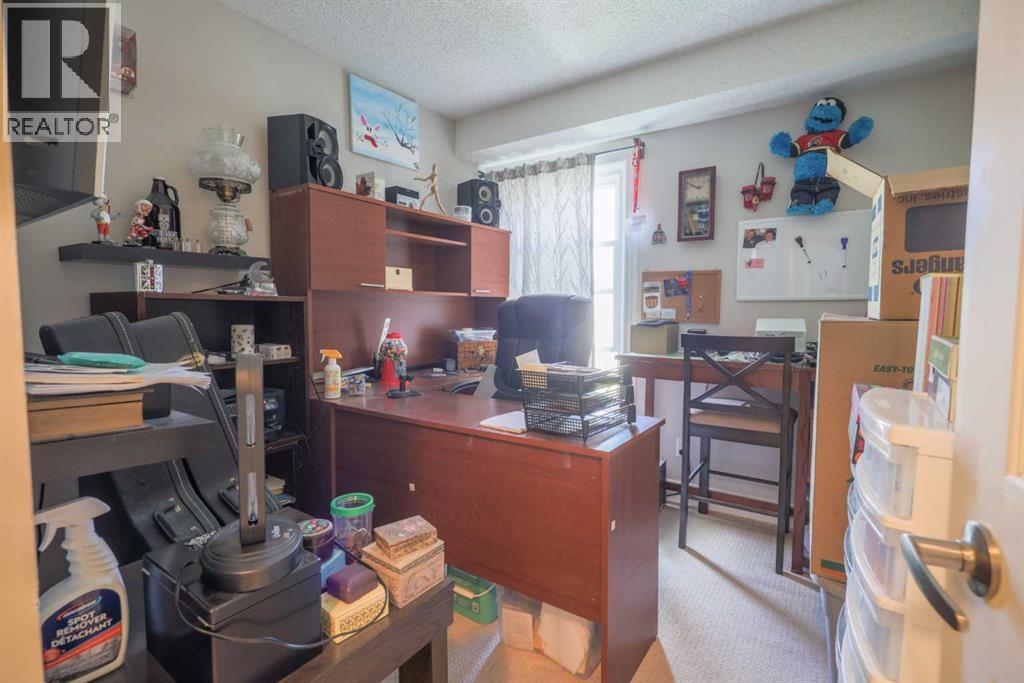 Photo 21 of 105 Deer Ridge Lane Se, Calgary AB