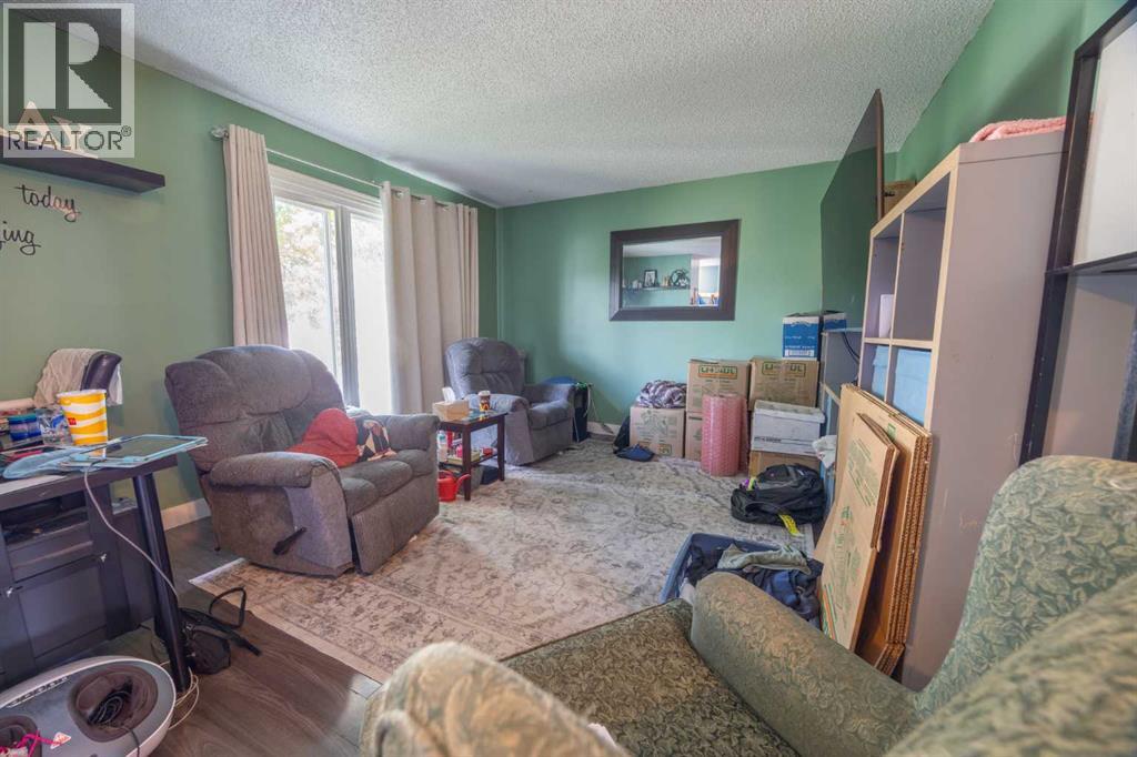 Photo 18 of 105 Deer Ridge Lane Se, Calgary AB