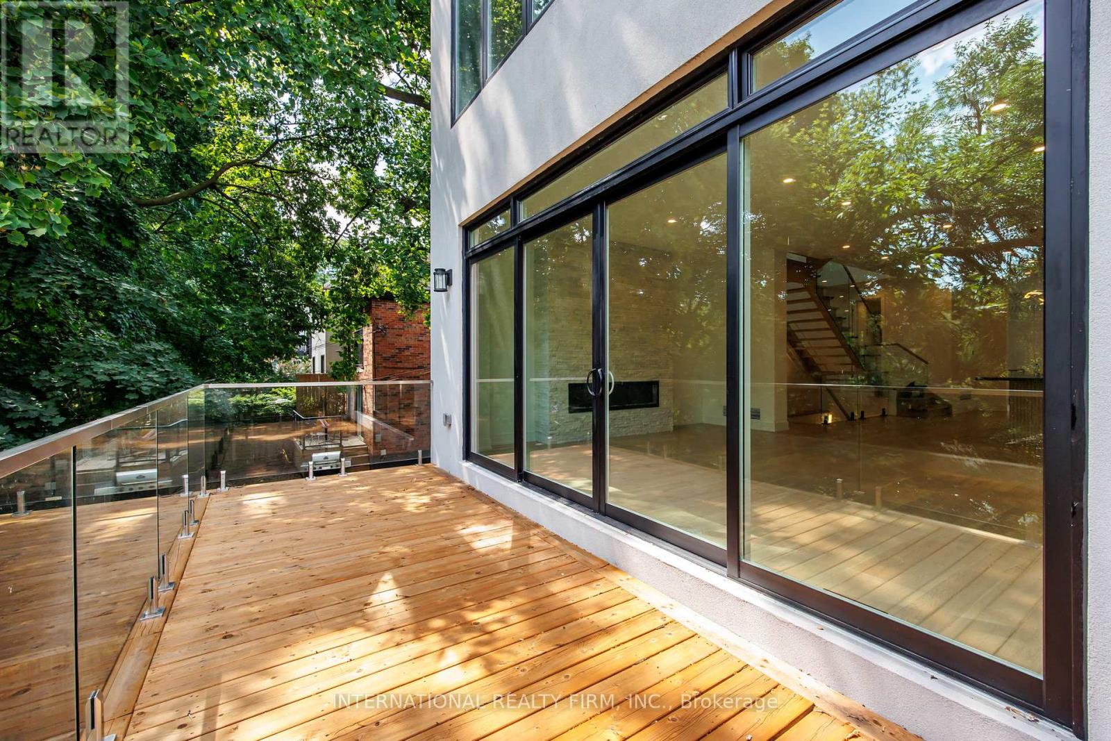 Photo 18 of 19 Ivy Avenue, Toronto ON