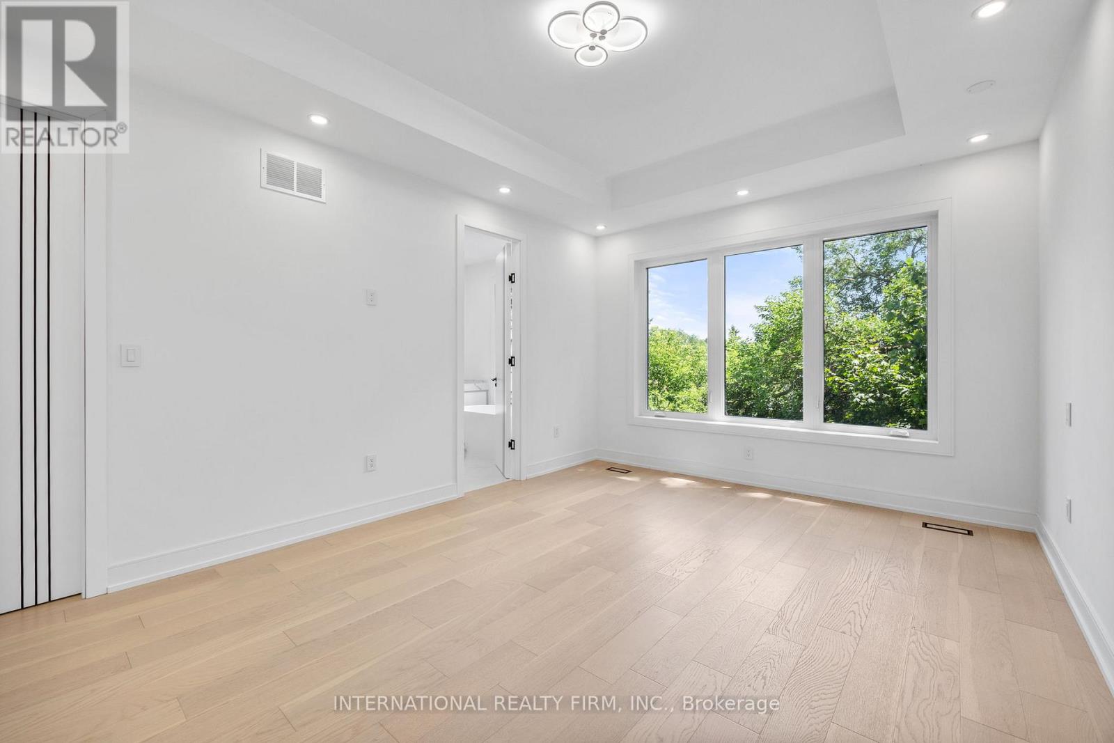 Photo 23 of 19 Ivy Avenue, Toronto ON
