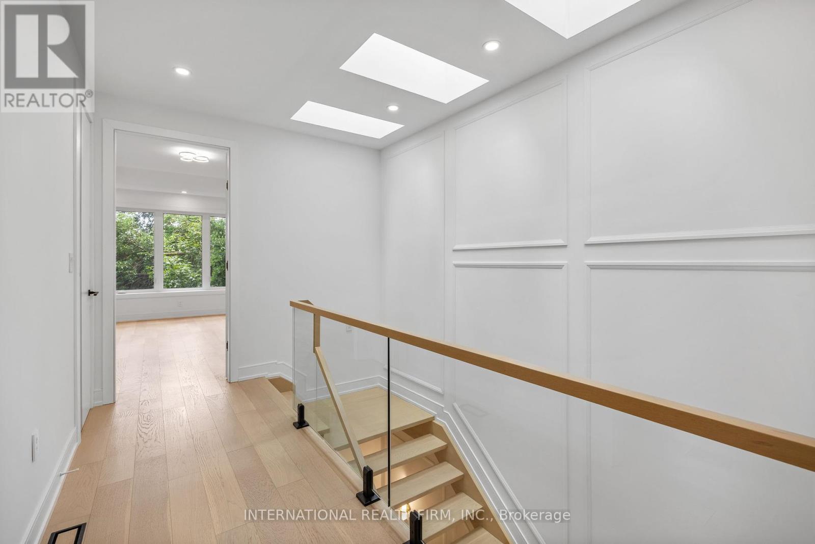 Photo 21 of 19 Ivy Avenue, Toronto ON