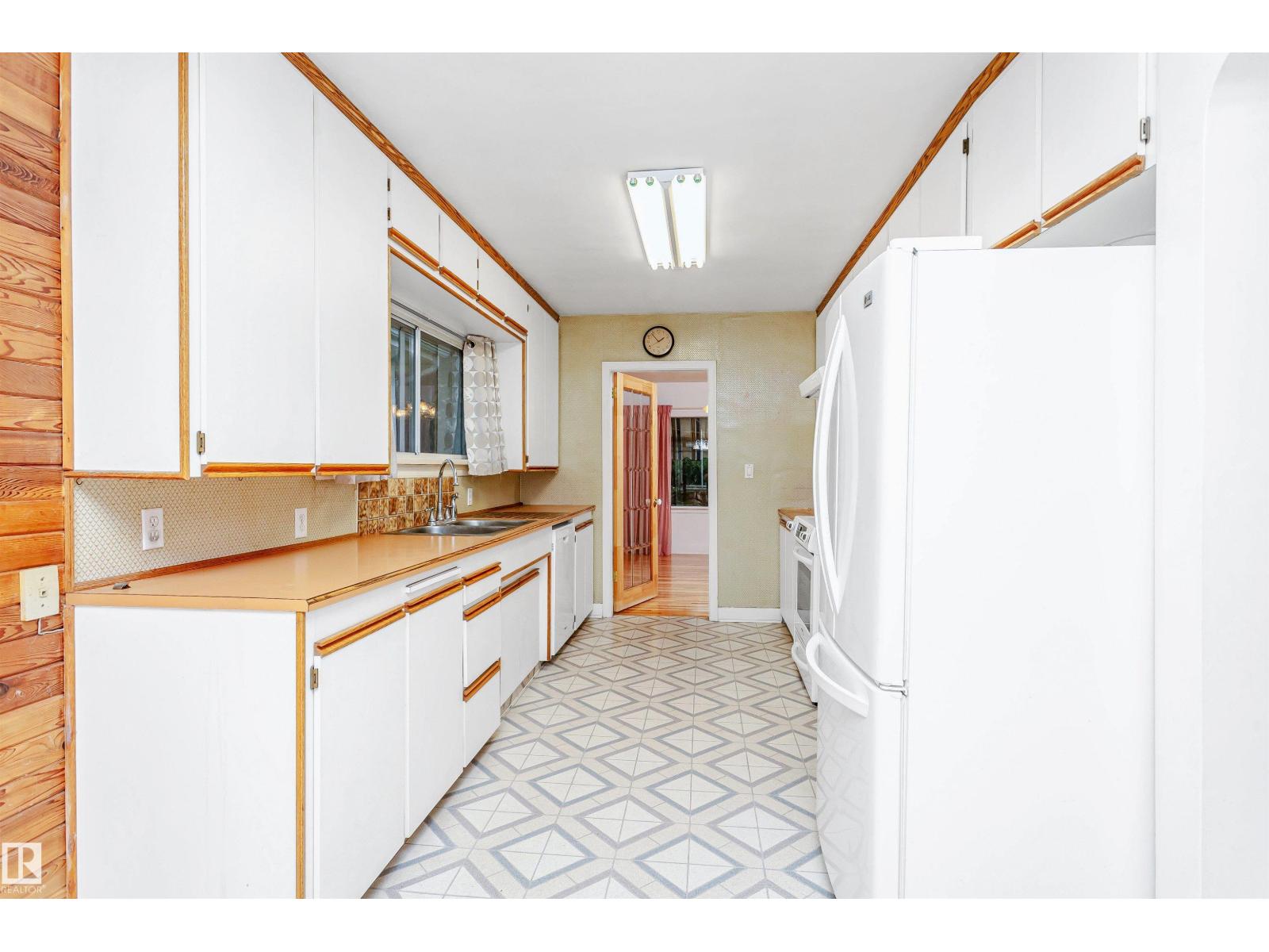 Photo 17 of 10525 134 St Nw, Edmonton AB