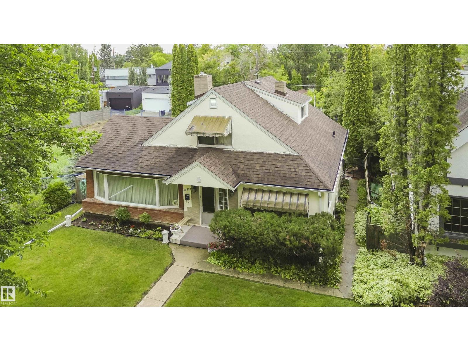 Photo 2 of 10525 134 St Nw, Edmonton AB