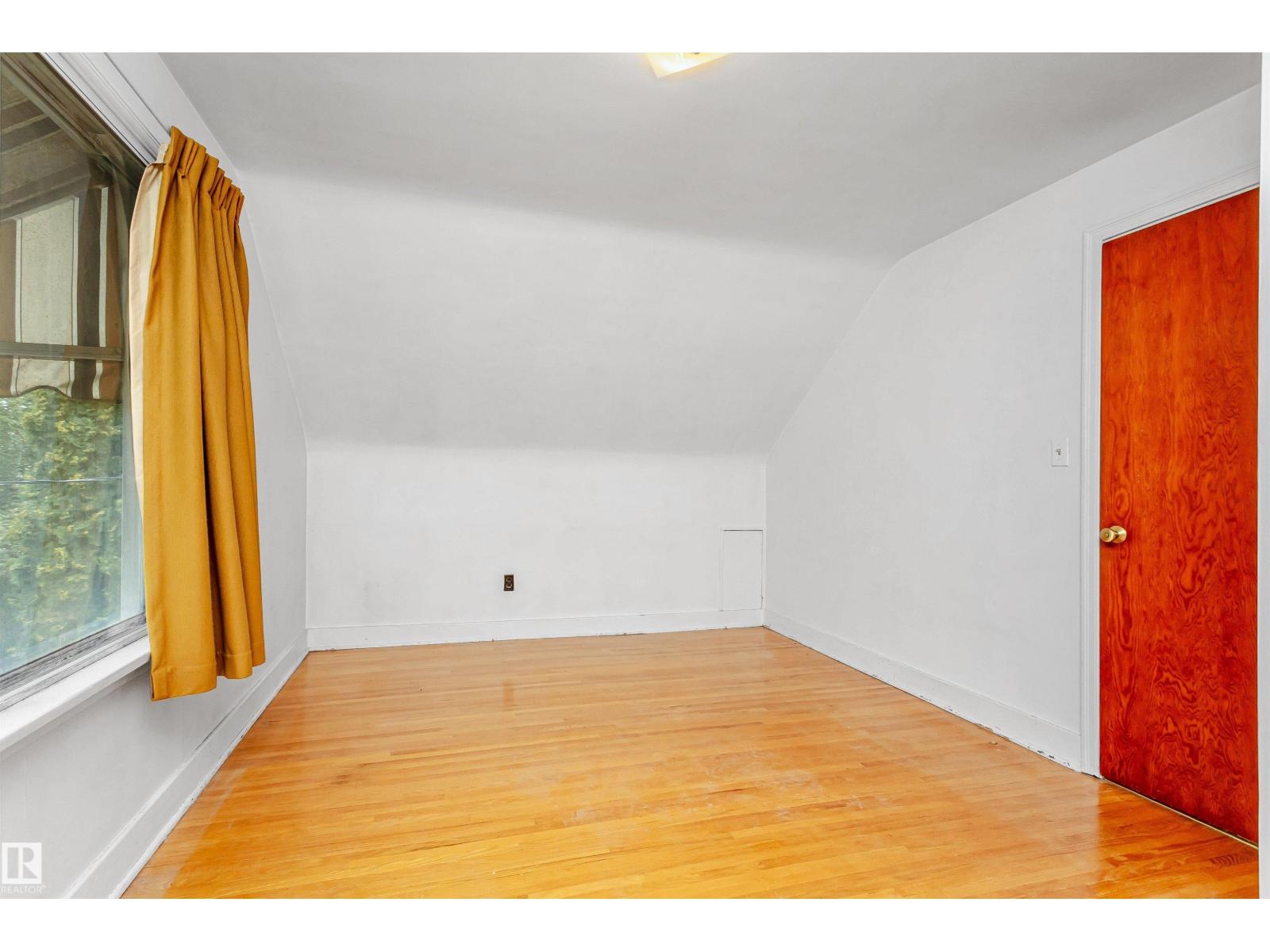 Photo 32 of 10525 134 St Nw, Edmonton AB