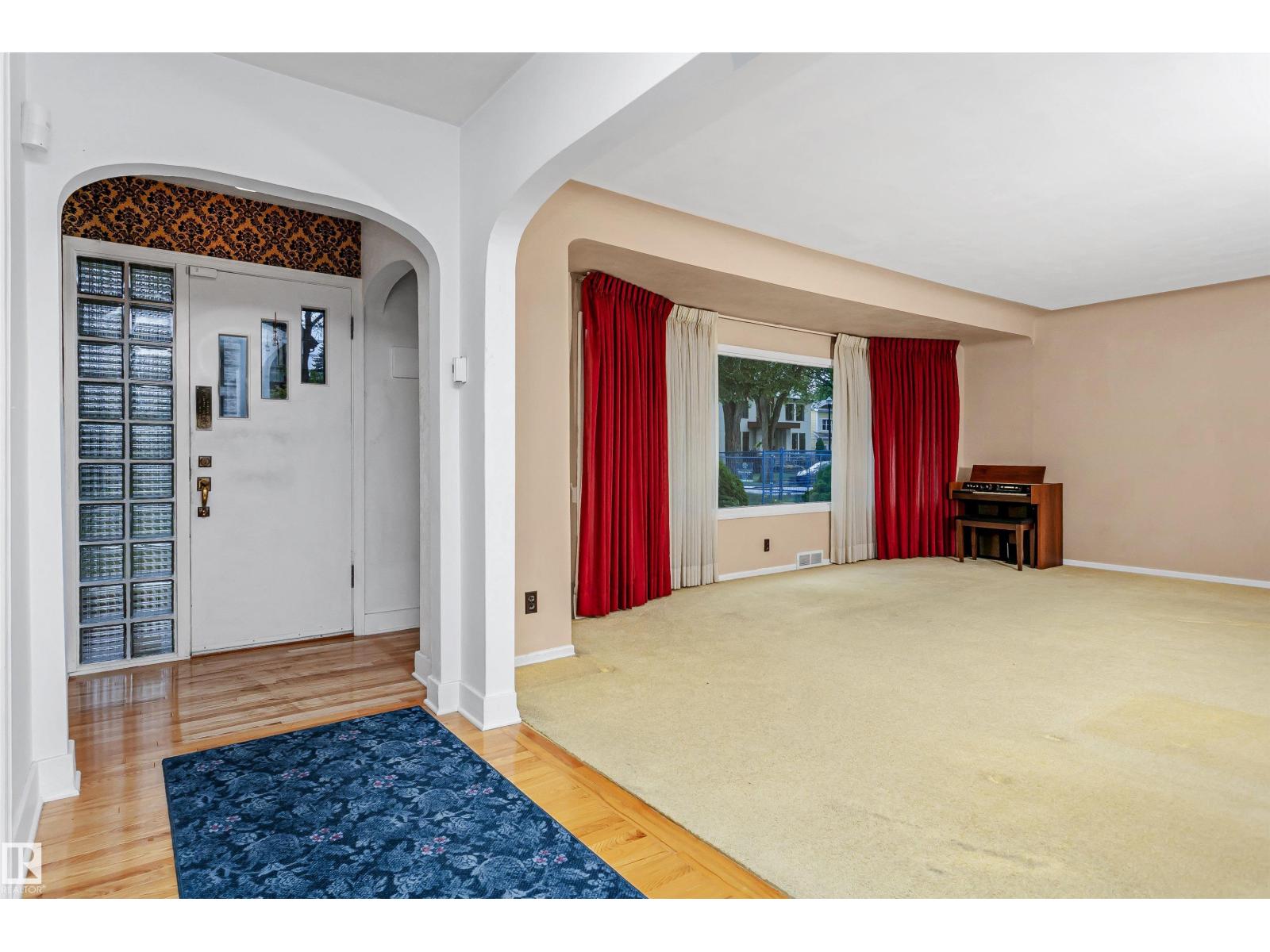 Photo 6 of 10525 134 St Nw, Edmonton AB