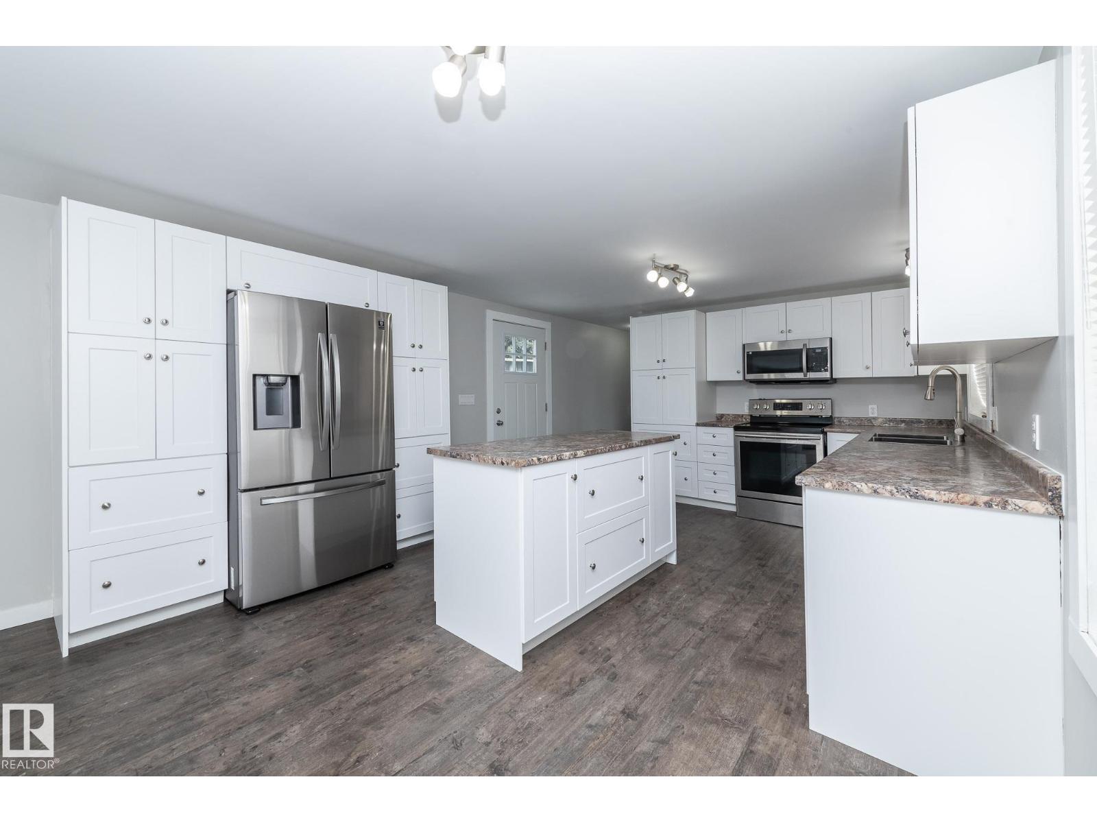 Photo 24 of 191 Lee Ridge Rd Nw, Edmonton AB