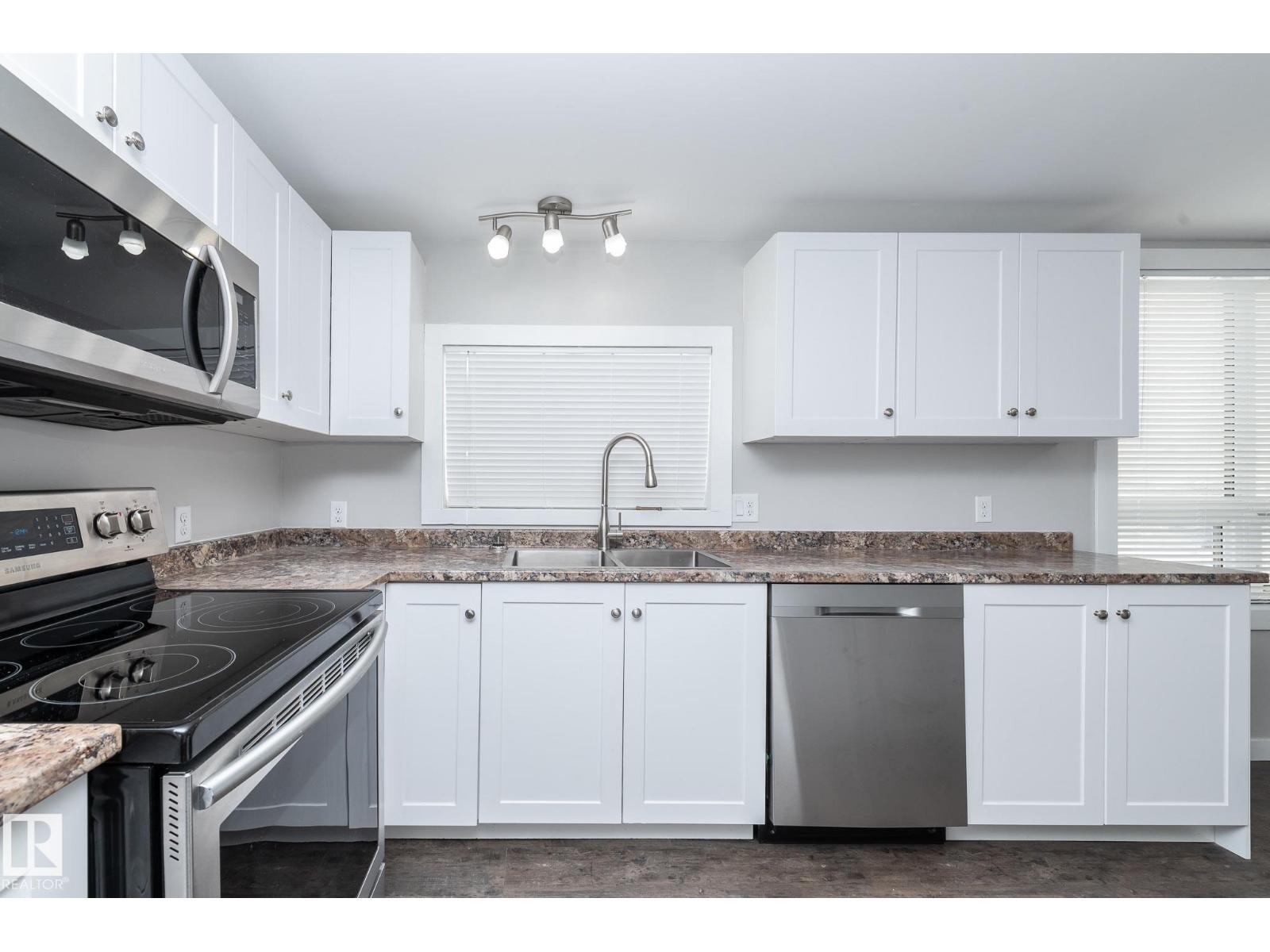 Photo 8 of 191 Lee Ridge Rd Nw, Edmonton AB