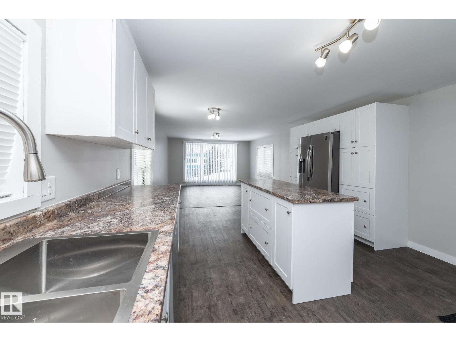 Photo 11 of 191 Lee Ridge Rd Nw, Edmonton AB