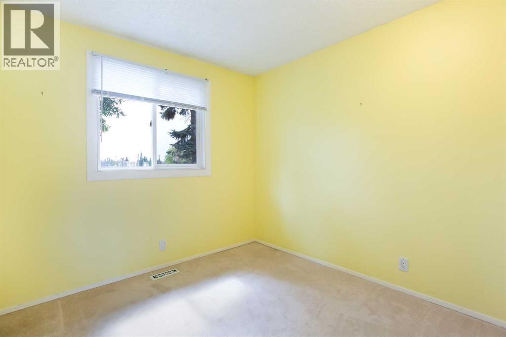 Single Family House for Sale in  Rivervalley Drive SE Riverbend Calgary 