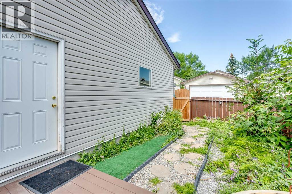 Single Family House for Sale in  Rivervalley Drive SE Riverbend Calgary 