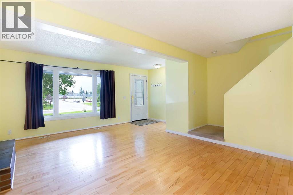 Single Family House for Sale in  Rivervalley Drive SE Riverbend Calgary 