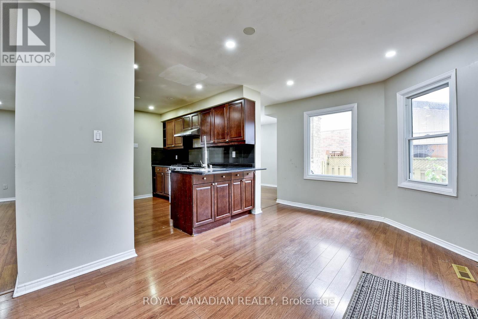 Photo 17 of 5570 Shorecrest Crescent, Mississauga ON