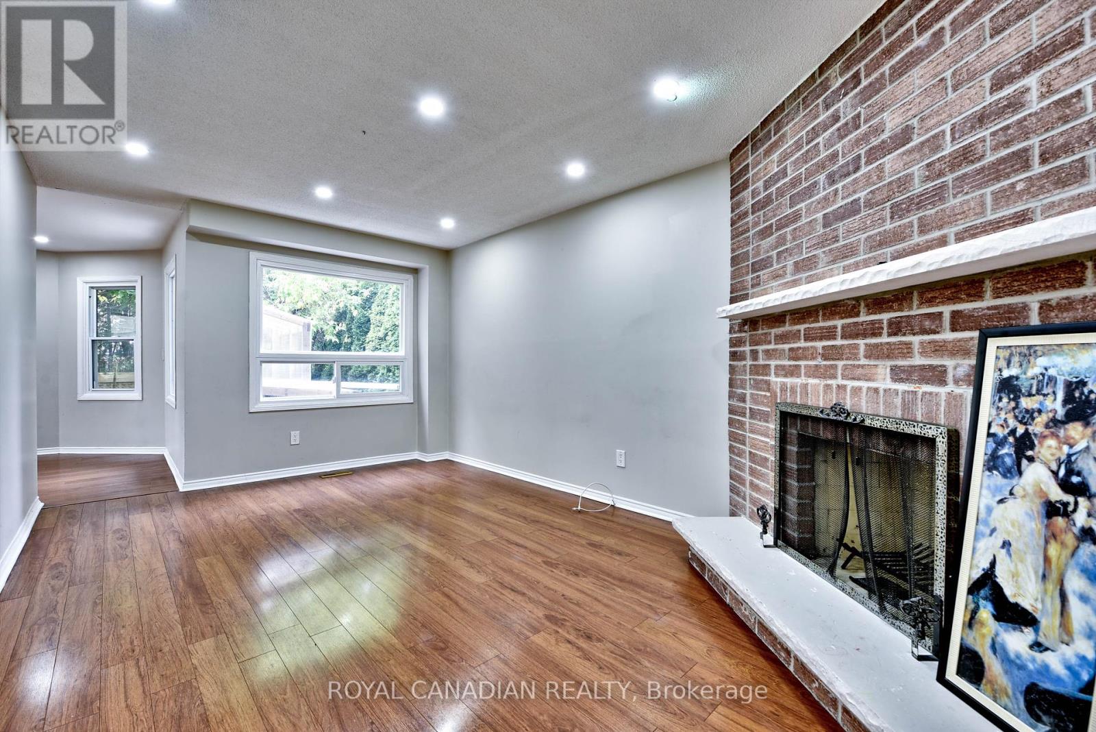 Photo 11 of 5570 Shorecrest Crescent, Mississauga ON