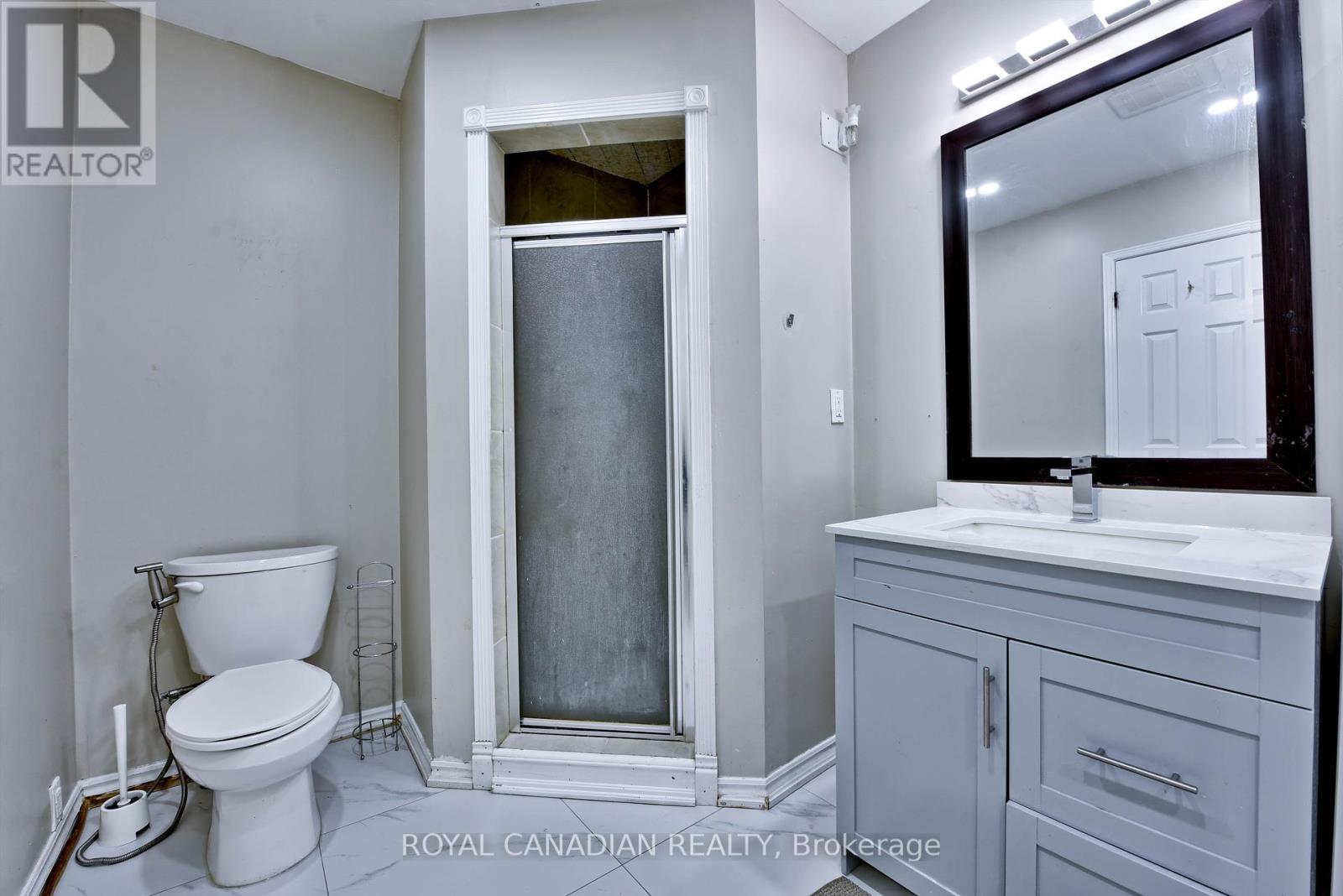 Photo 33 of 5570 Shorecrest Crescent, Mississauga ON
