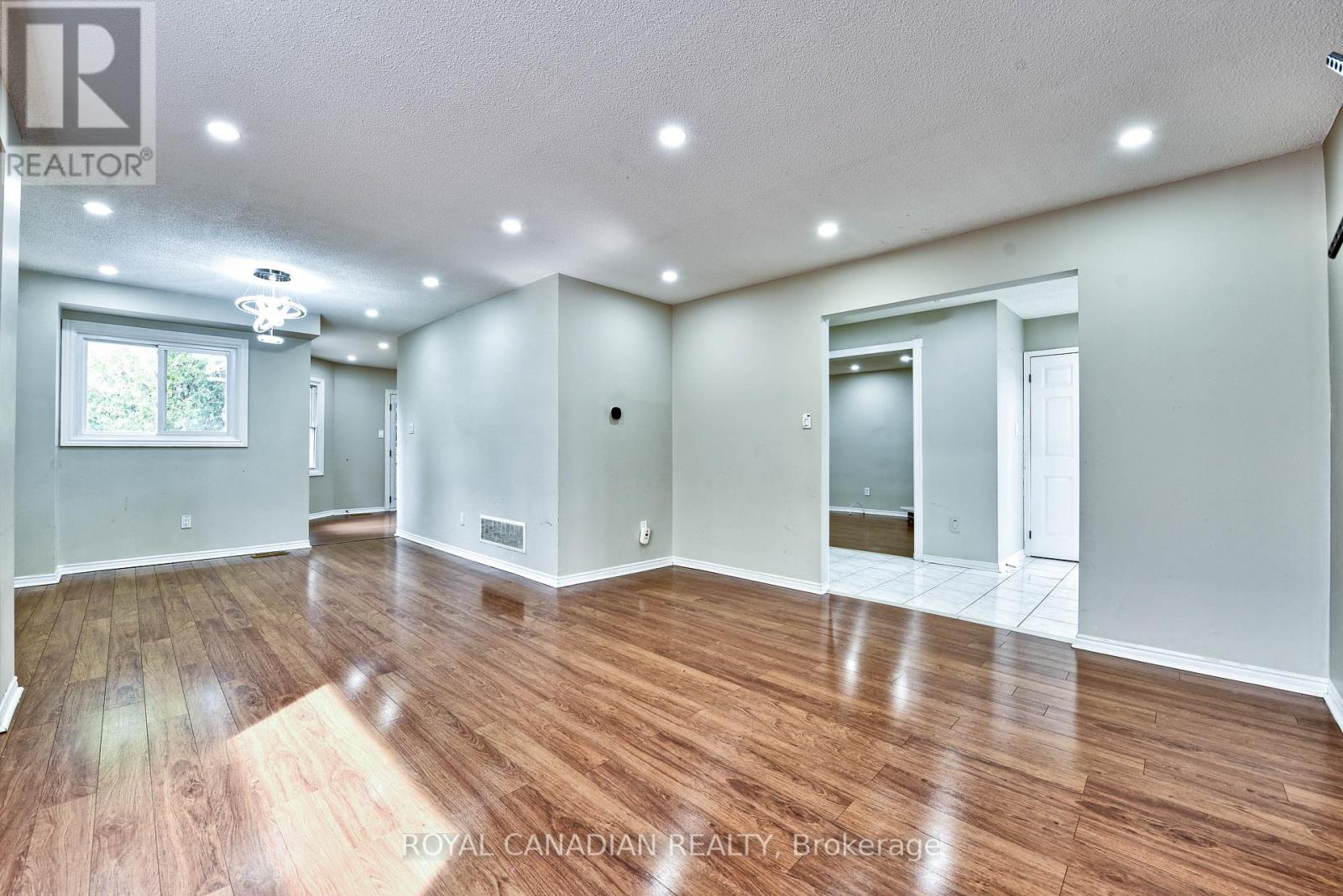 Photo 23 of 5570 Shorecrest Crescent, Mississauga ON