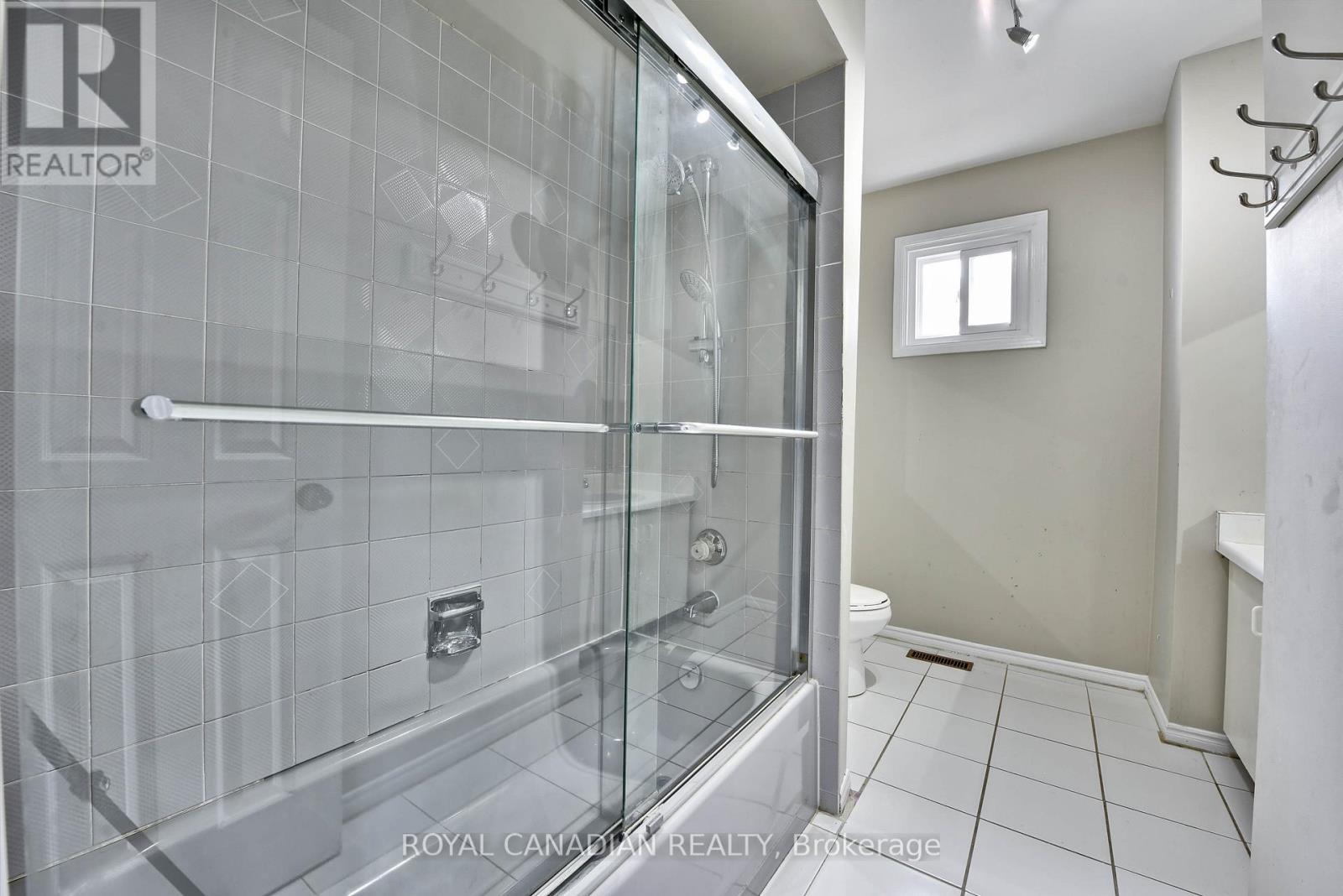 Photo 42 of 5570 Shorecrest Crescent, Mississauga ON
