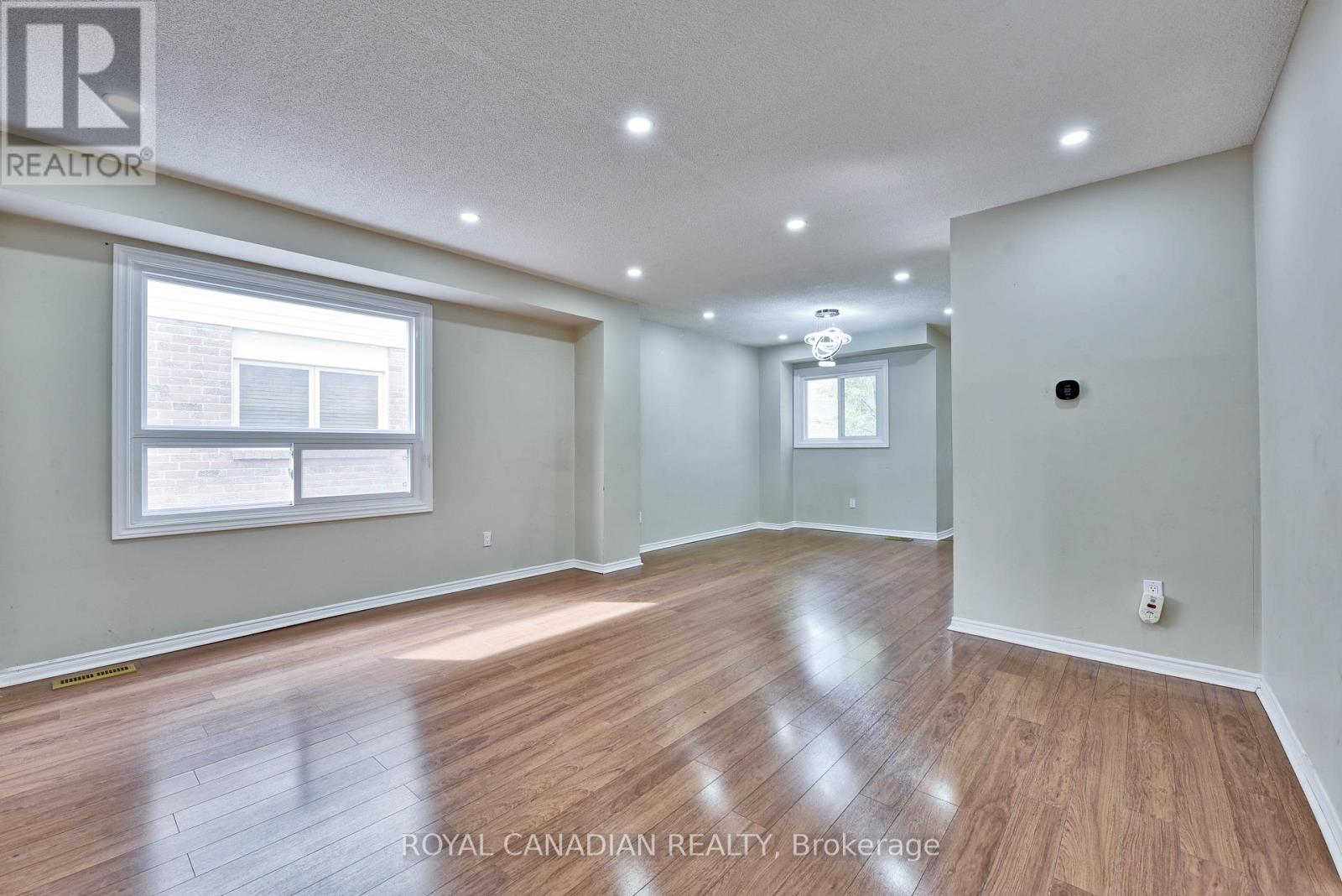 Photo 24 of 5570 Shorecrest Crescent, Mississauga ON