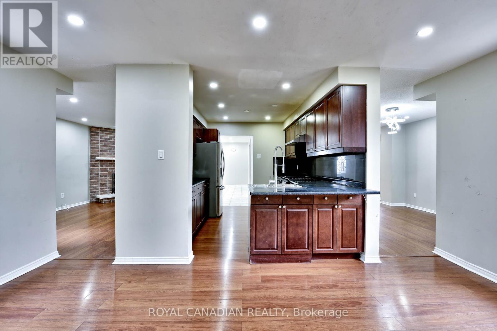 Photo 18 of 5570 Shorecrest Crescent, Mississauga ON