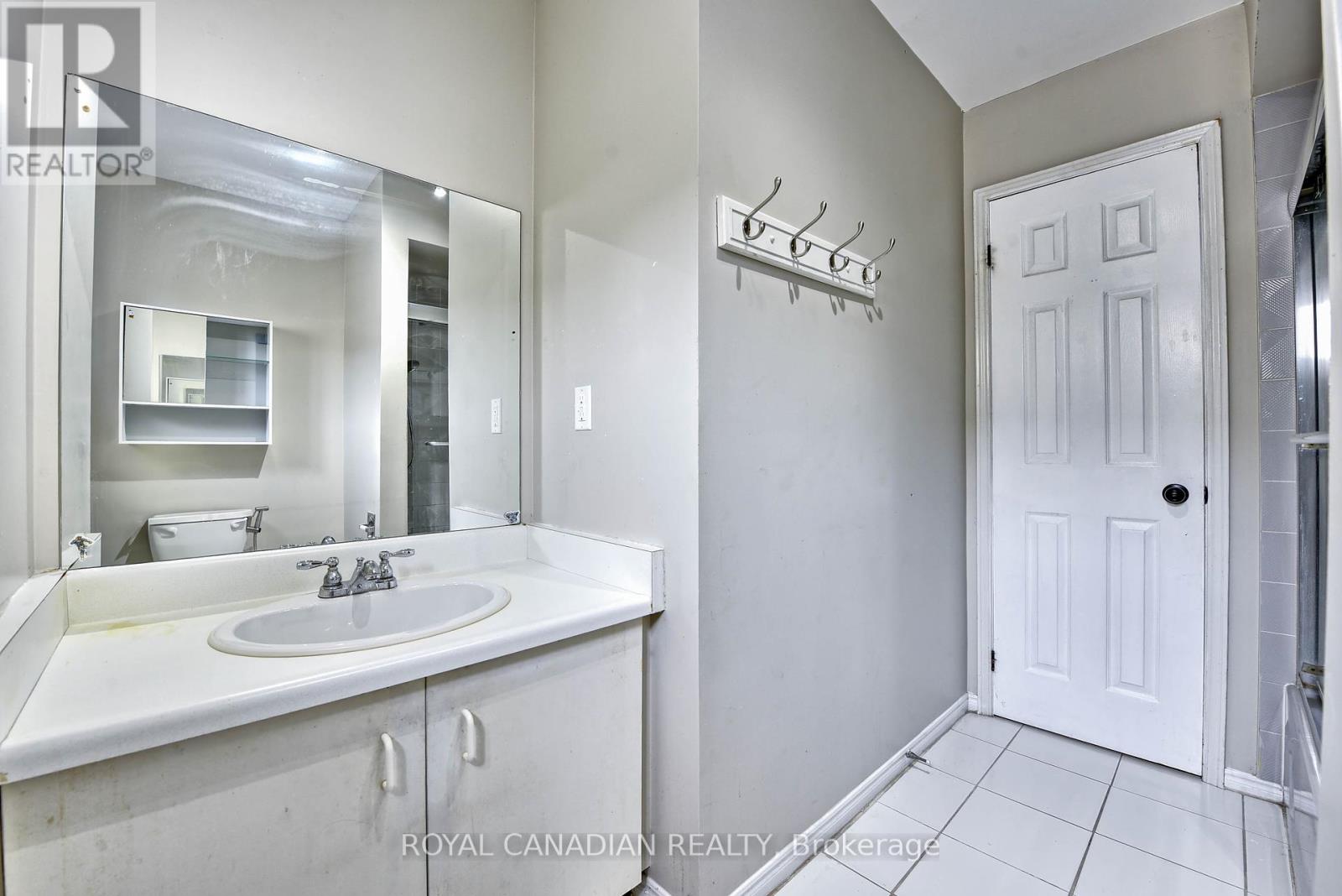 Photo 43 of 5570 Shorecrest Crescent, Mississauga ON