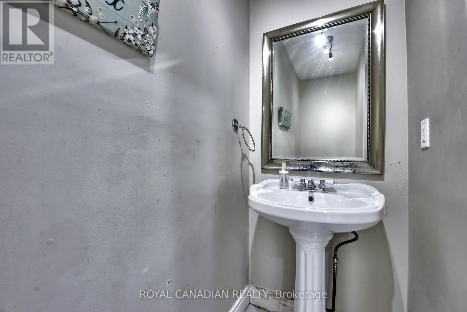 Photo 21 of 5570 Shorecrest Crescent, Mississauga ON