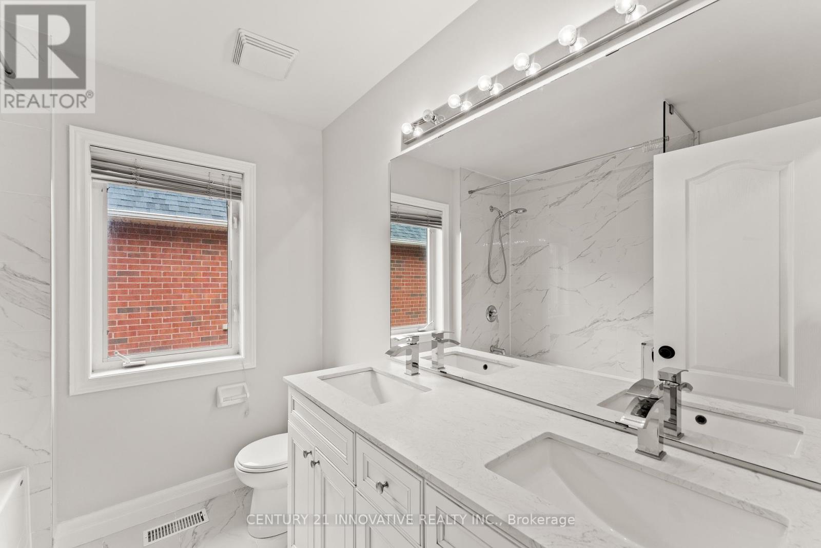 Photo 30 of 2442 Felhaber Crescent, Oakville ON