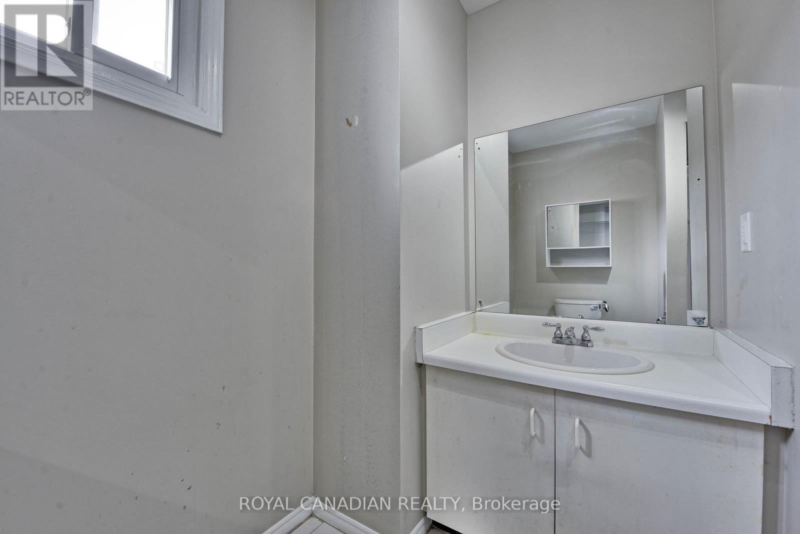 Photo 44 of 5570 Shorecrest Crescent, Mississauga ON