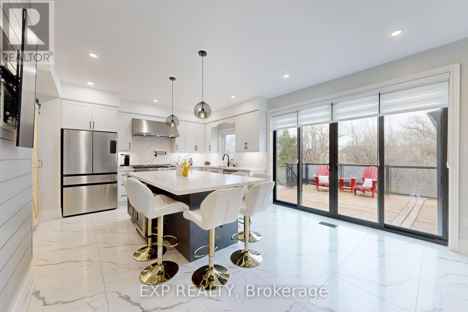 Photo 15 of 100 Dells Crescent, Brampton ON