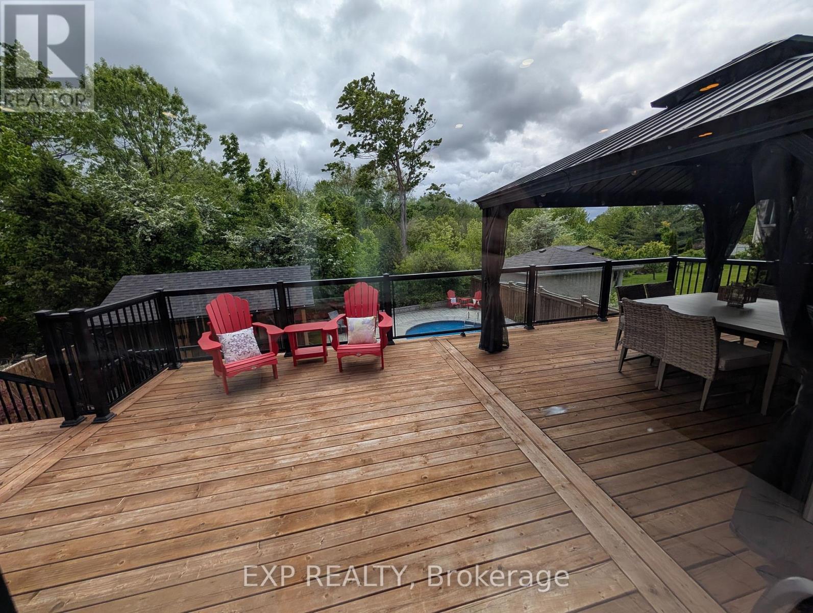 Photo 21 of 100 Dells Crescent, Brampton ON