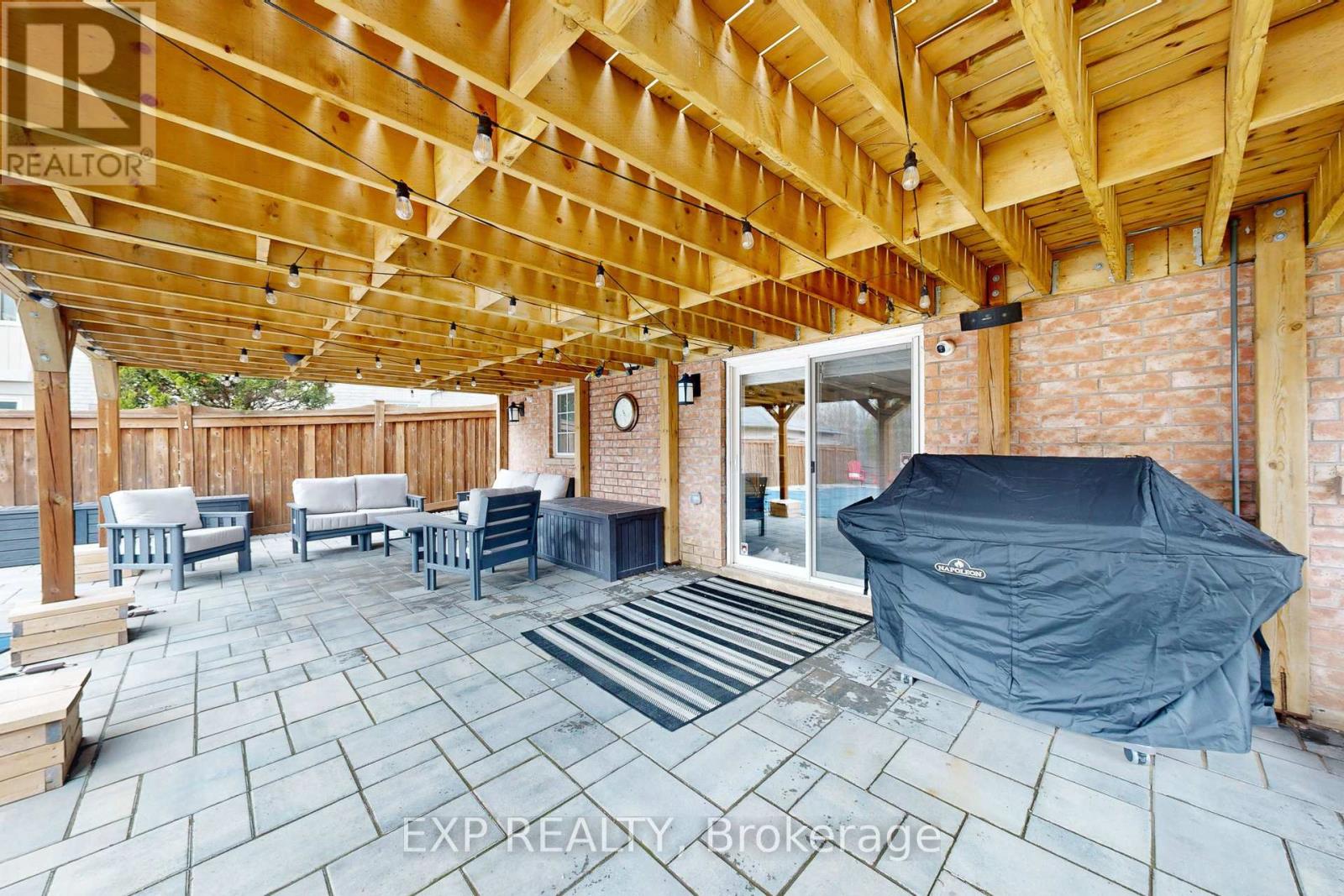Photo 32 of 100 Dells Crescent, Brampton ON