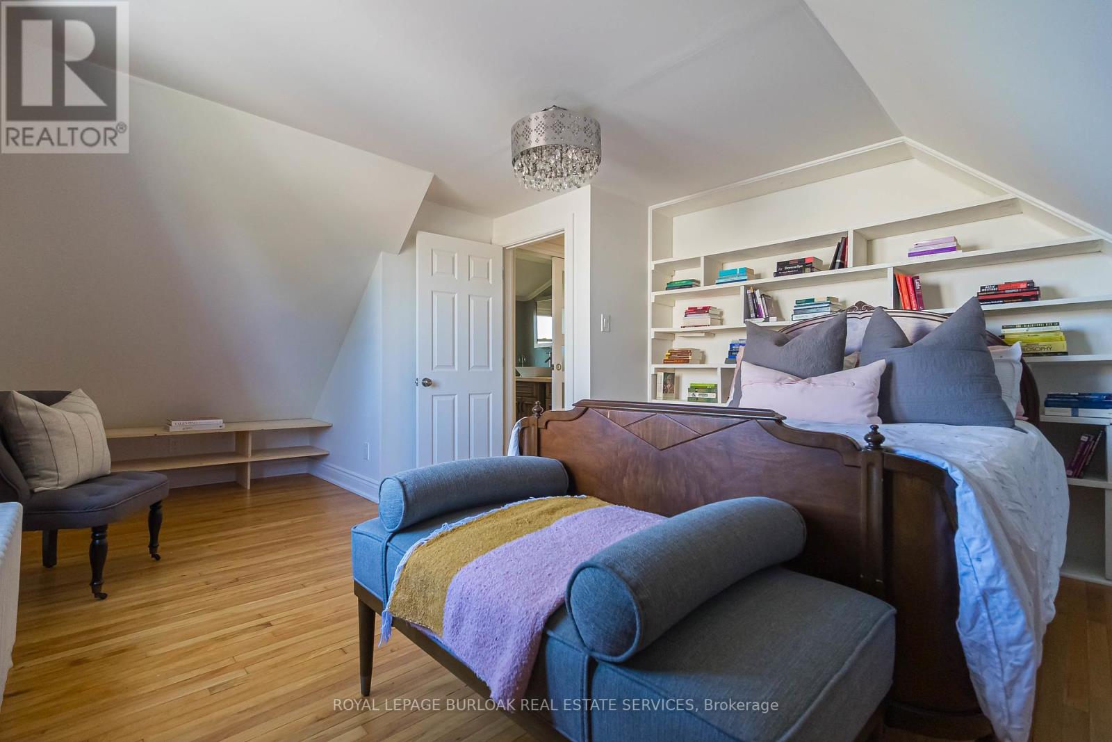 Photo 19 of 116 1st Street N, Hamilton ON