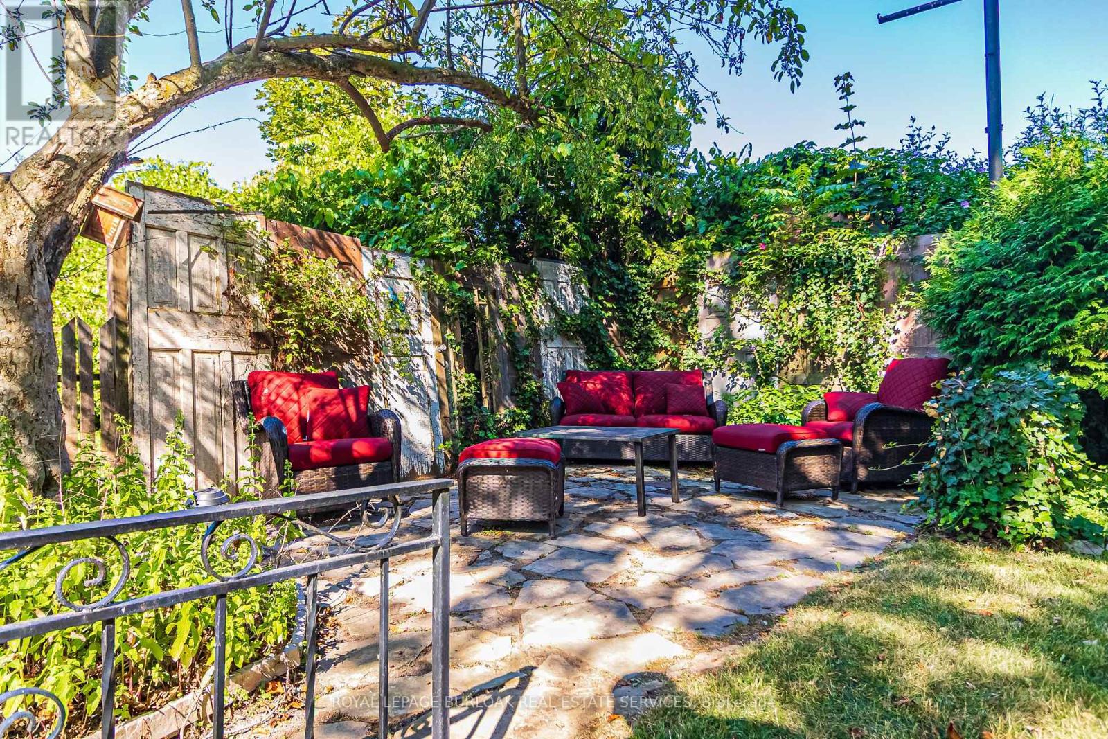 Photo 32 of 116 1st Street N, Hamilton ON